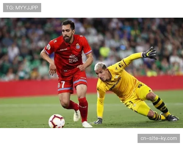 黑马比利亚雷亚尔35分稳居前四 欧战资格争夺白热化